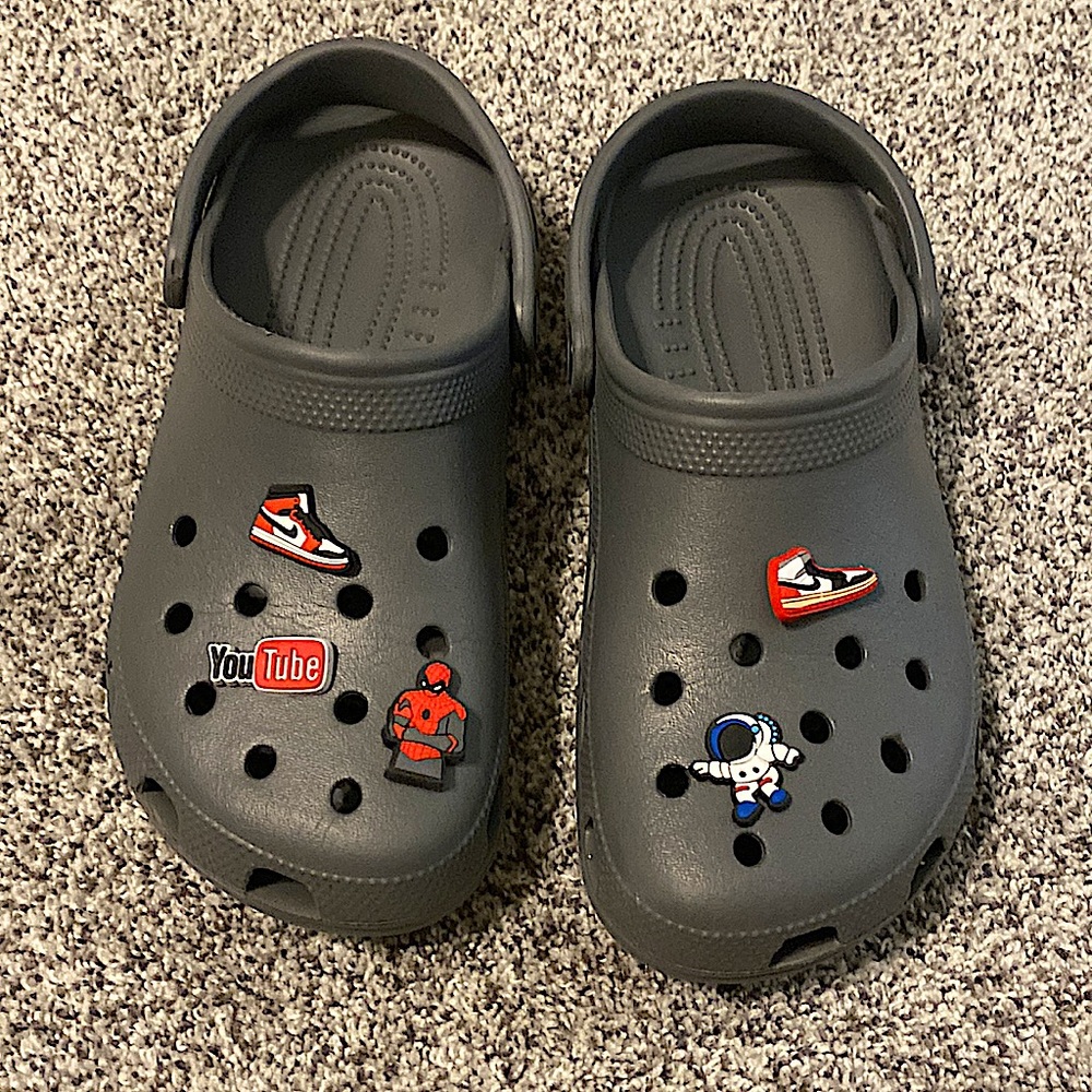 Crocs/newer/7